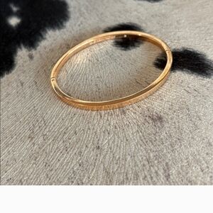 Elegant Gold Bangle Bracelet